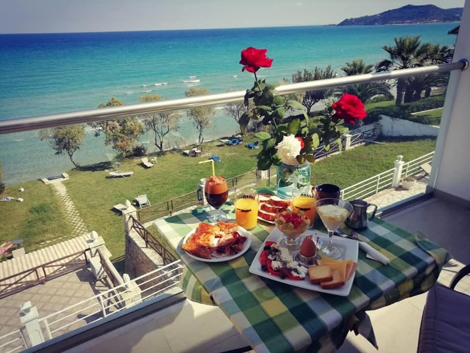 Laura Beach House Alykes  Buitenkant foto